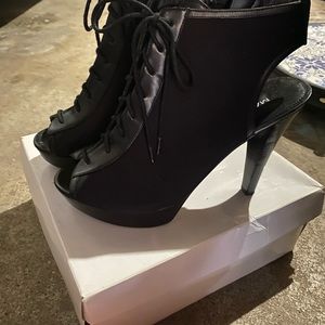 Marc Fisher sandal booties, great condition,black